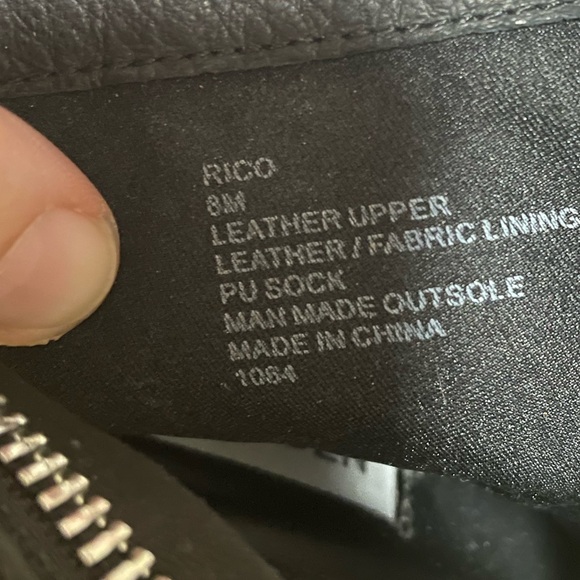 Open toe, open heel black heeled sandals - Picture 3 of 5